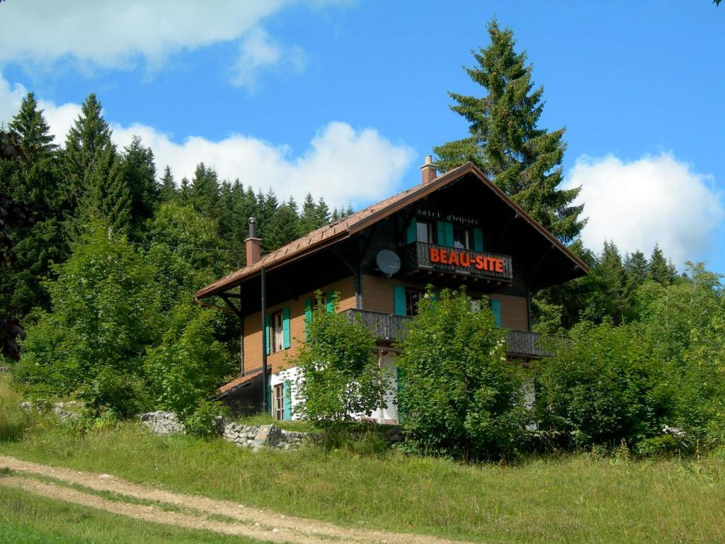 Отель Le Coucou Et Chalet Beau-Site Les Rasses Экстерьер фото